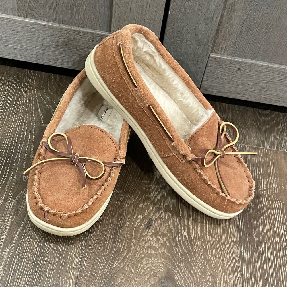 Rockport Tan Suede Moccasins with Bow